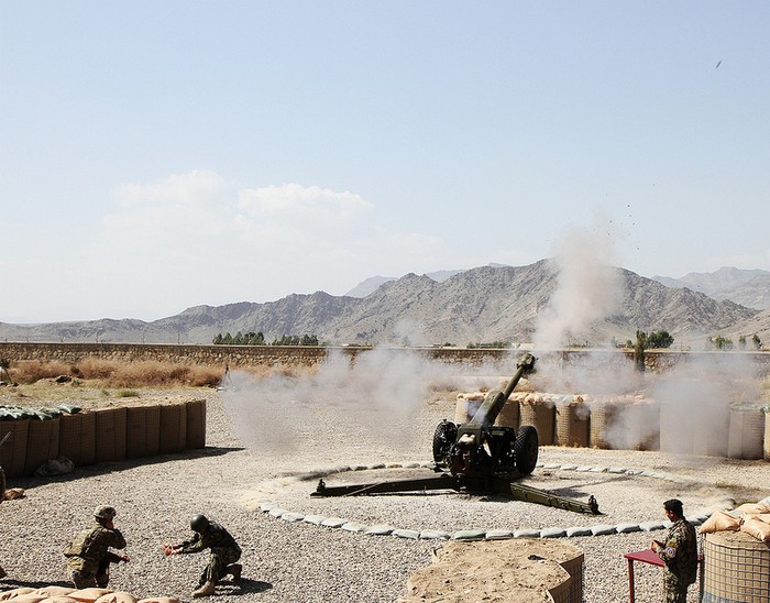 Bích kích pháo D-30 122mm do Nga sản xuất hiện đang được biên chế trong các đơn vị pháo của Lục quân Afghanistan.